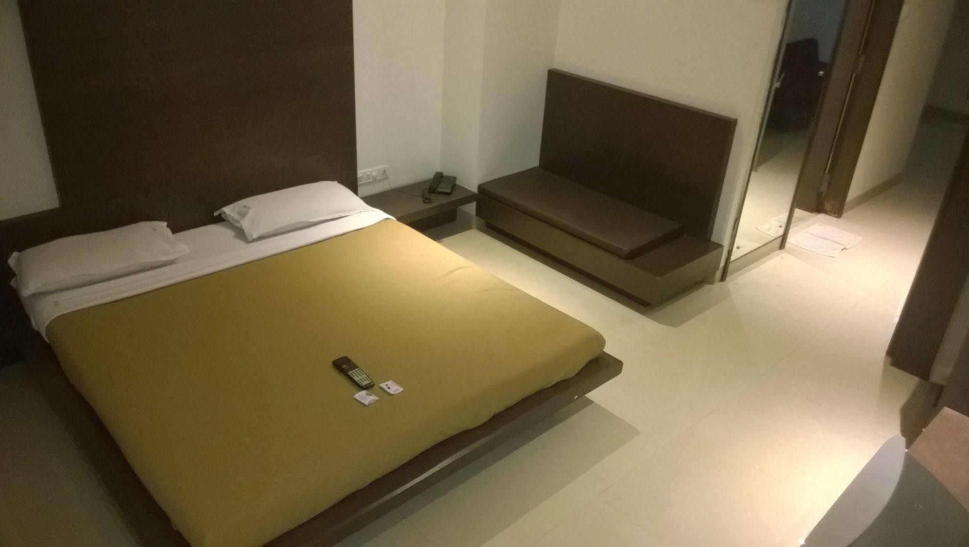 Silver Sands Beach Resort Даман Екстериор снимка