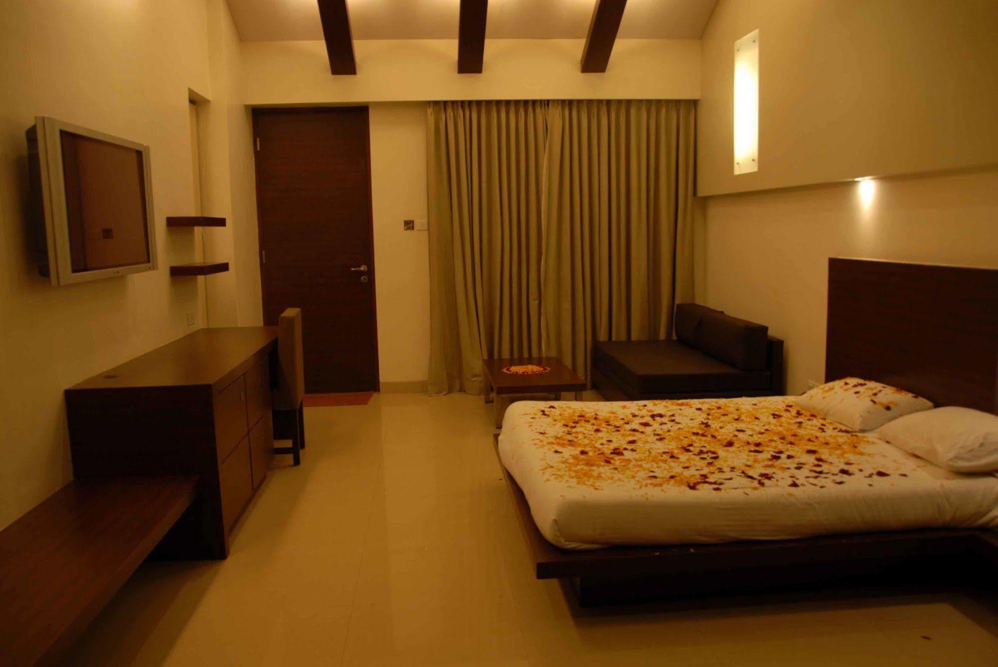 Silver Sands Beach Resort Даман Екстериор снимка