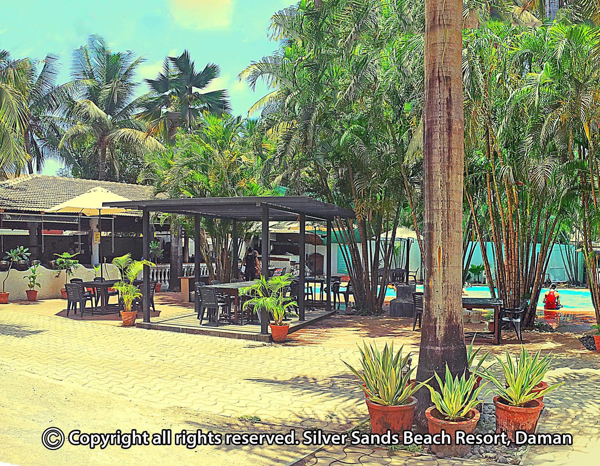 Silver Sands Beach Resort Даман Екстериор снимка